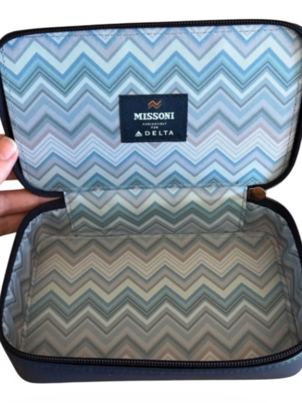MISSONI For Delta Navy Chevron travel case, NEW WITH TAGS